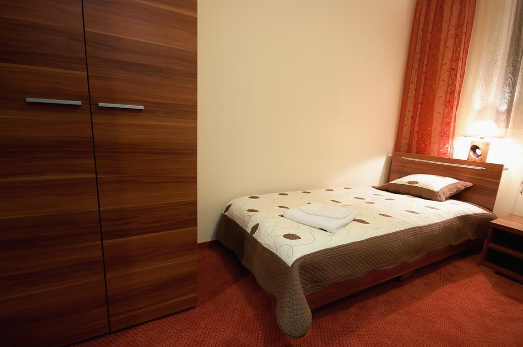 Hotel-24 Płock Kamer foto
