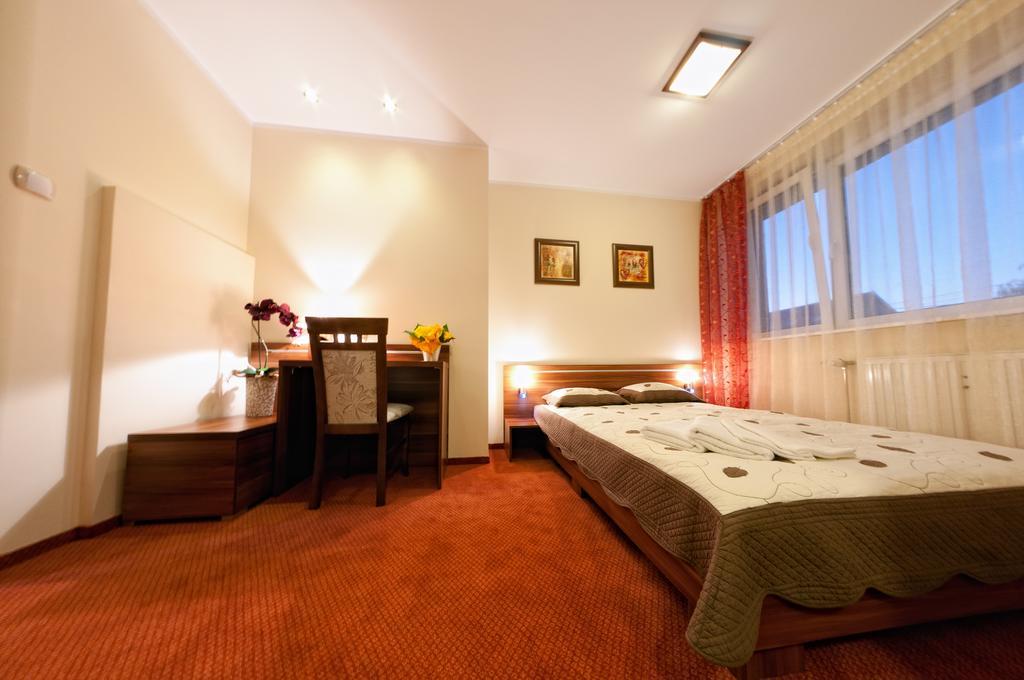 Hotel-24 Płock Buitenkant foto