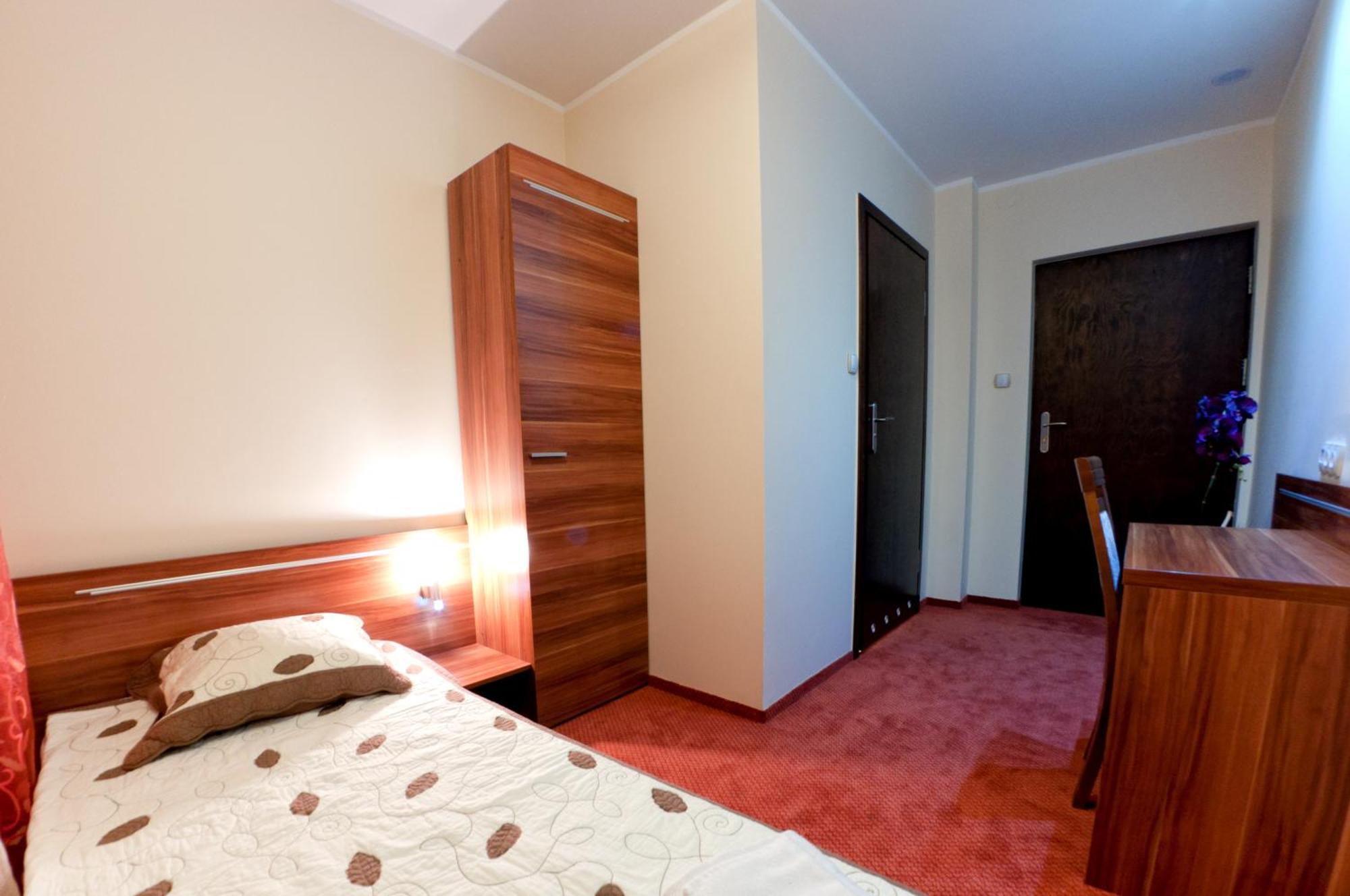 Hotel-24 Płock Kamer foto